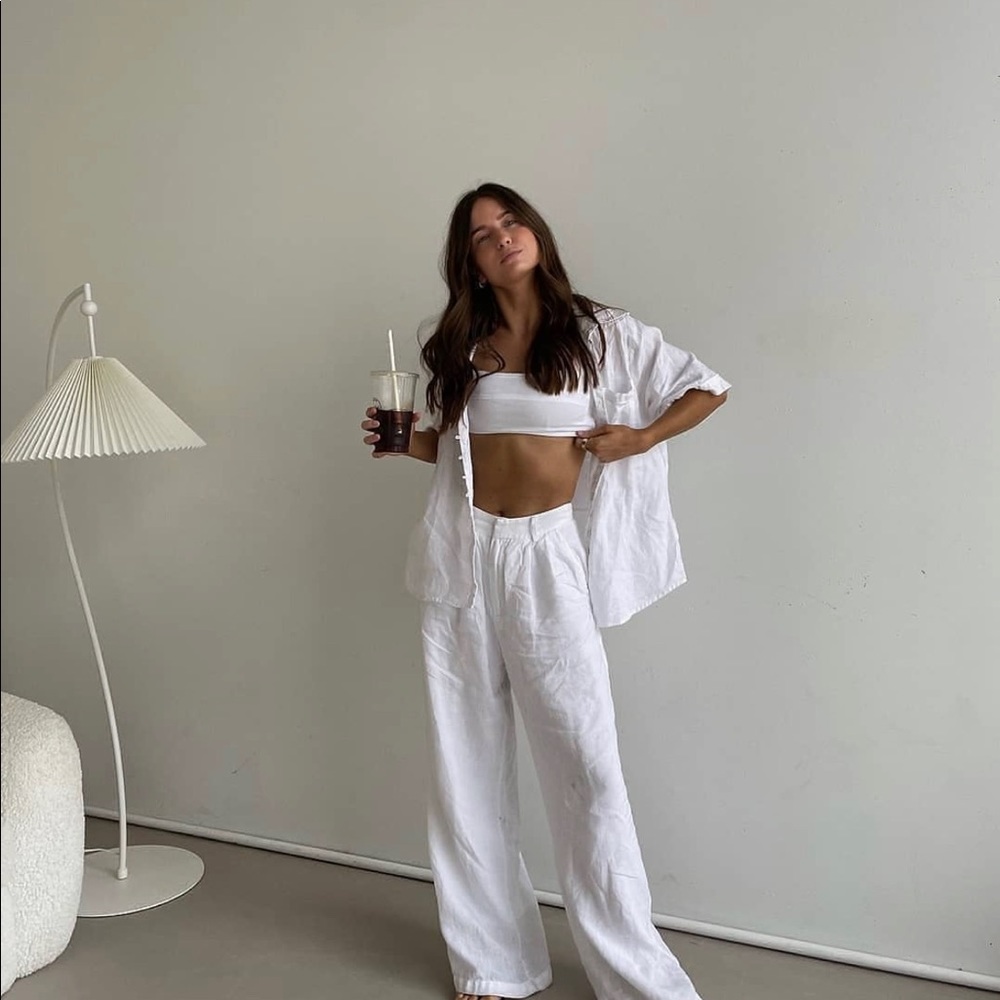 NEW WITH TAGS//NEVER BEEN WORN DISSH WHITE  LINEN PANTS